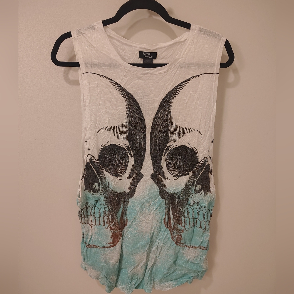 Hot Topic Teenage Runaway Glittery Skull Y2K Muscle Tank